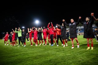 Facile vainqueur à Nyon, le FC Sion met la pression sur Thoune.